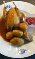 Perdrix grise et pommes de terre