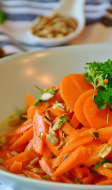 Salade de carottes, graines et persil
