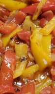 Poivronnade à base de poivrons rouges et poivrons jaunes