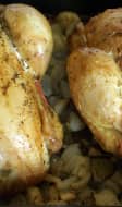 Poulets rôtis sur plaque de cuisson