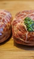 Viande hachée et crépine de porc
