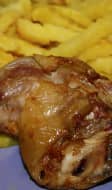 Cuisse de poulet rôti et frites