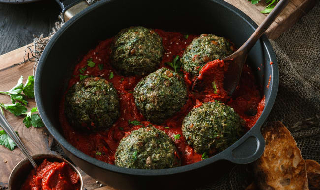 Boulettes d'épinards et pois chiches sauce tomate