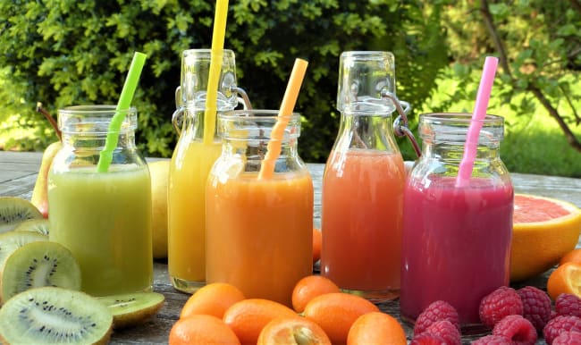 Verres de jus de fruits