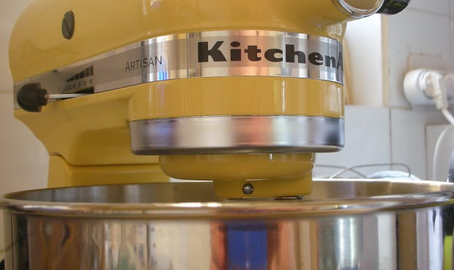 Robot kitchenaid jaune