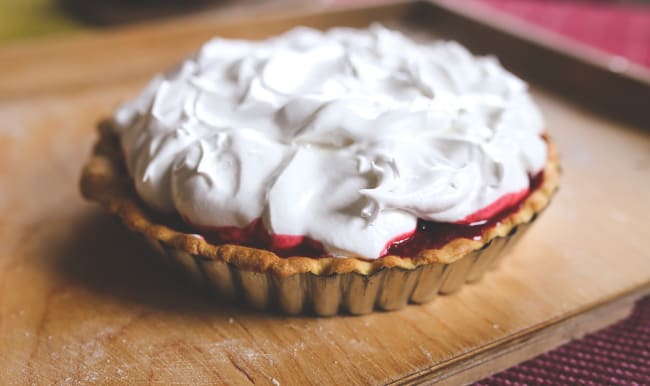 Tarte aux fraises meringuée