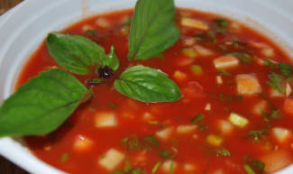 Tartare de tomates vertes, soupe de tomates jaunes et glaçon de