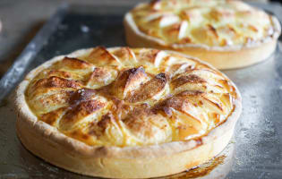 Tarte Normande Aux Pommes Au Calvados Et A La Creme Recette