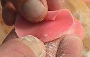 Roses en pâte d'amande - Etape 7