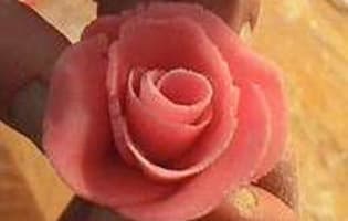 Roses en pâte d'amande - Etape 9