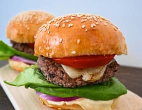6 burgers sans viande qui vont faire de la fête des pères le meilleur déjeuner de l'année