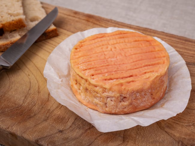 Epoisses sur planche en bois