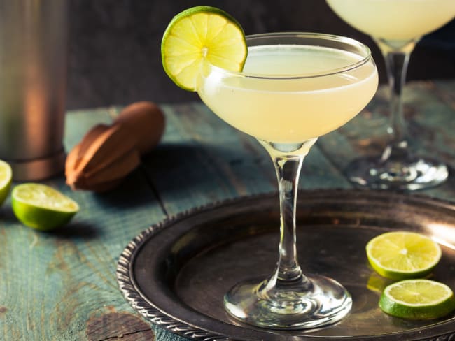 Cocktail et rondelles de citron vert