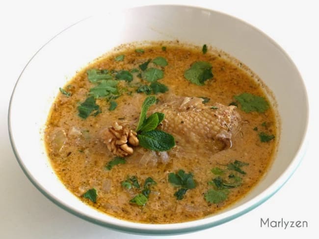 Kharcho : une soupe de poulet aux noix de la cuisine géorgienne