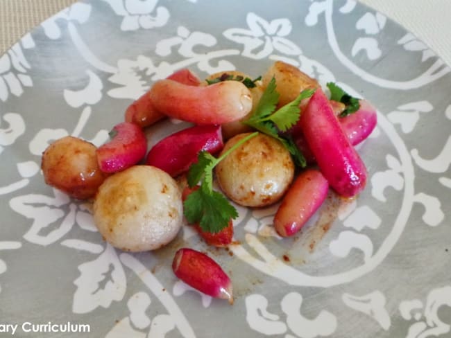 Radis et navets nouveaux poêlés au miel et à la coriandre : un recette facile, rapide et savoureuse