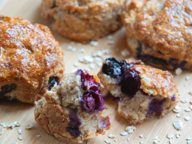 Scones à la farine intégrale, aux flocons d'avoine et myrtilles