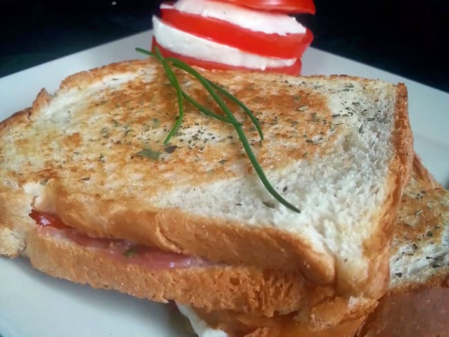 Croque Tomate Mozzarella et Jambon de Parme