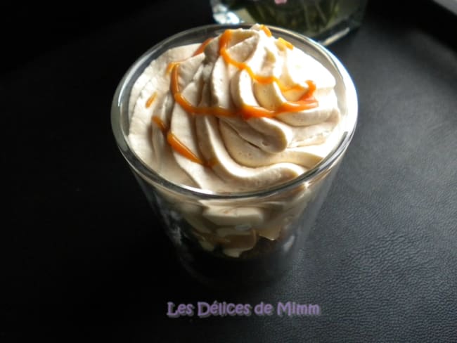 Trifle aux poires, spéculoos et caramel au beurre salé