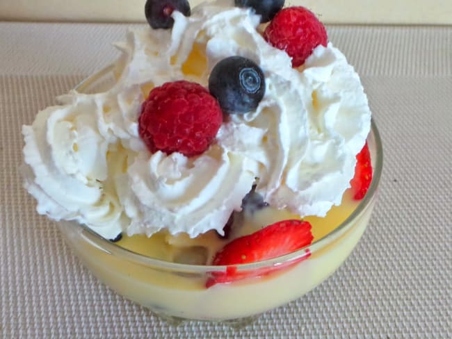 Trifle aux fruits rouges (myrtilles, framboises...)