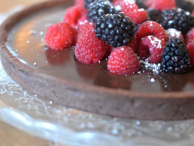 Tarte 100% chocolat et sa garniture aux fruits rouges