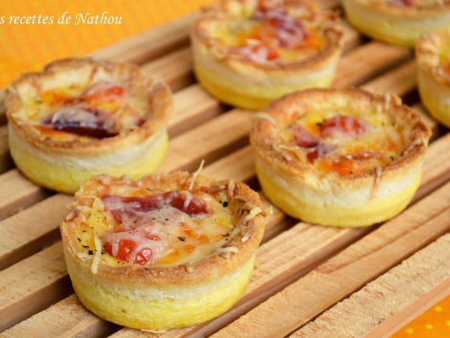 Minis-quiches dans leurs coquilles de pain, au jambon et cheddar