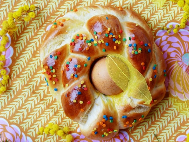 Easter bread, brioche de Pâques