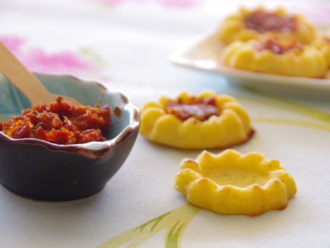 Nids de fromage à la tapenade de tomates