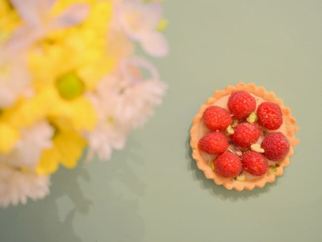 Tartelettes chocolat blanc framboises et pistaches