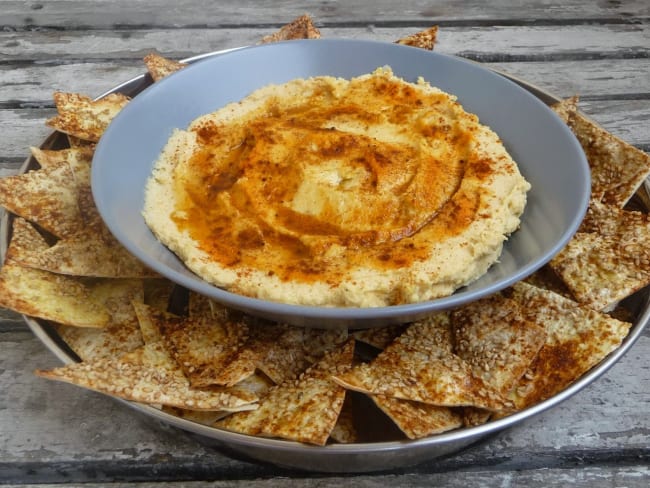 Houmous et chips au sésame