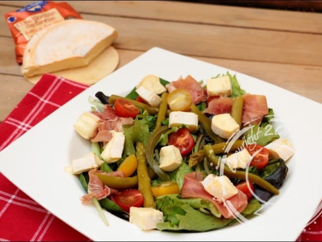 Salade printanière aux asperges et reblochon