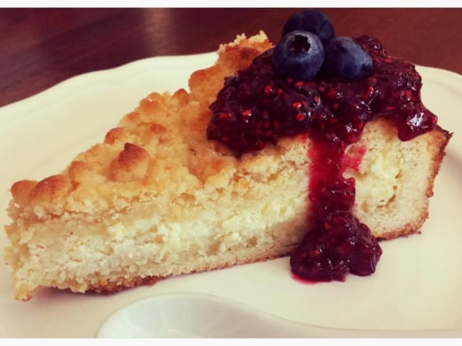 Tarte de Ricotta et Crumble à la Confiture de Fruits Rouges