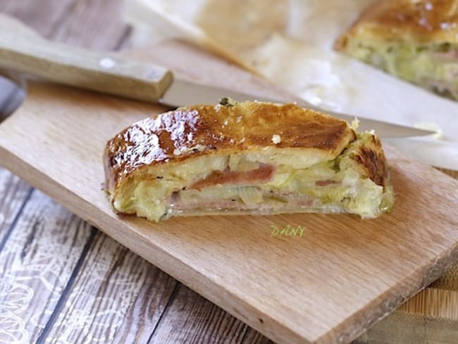 Feuilleté aux jeunes poireaux jambon et parmesan