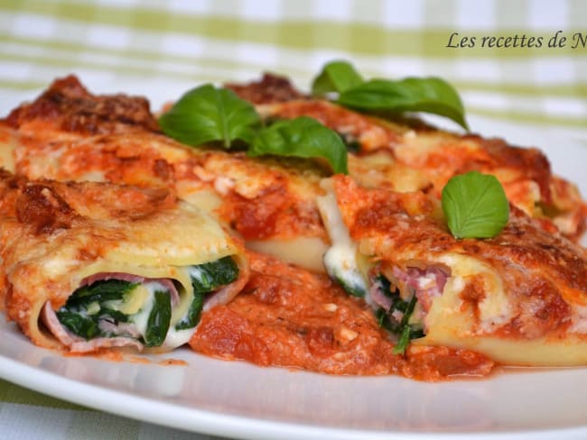 Roulades de lasagne bolognaise au jambon et épinards, béchamel au parmesan