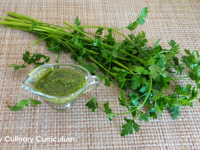 Pesto de persil plat fait maison