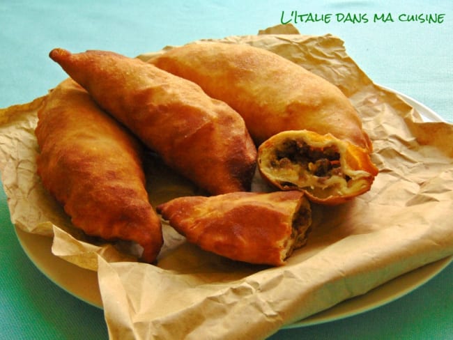 Panzerotti frits à la mode de Bari et de Brindisi