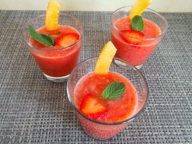 Gaspacho de fraises et melon à la menthe