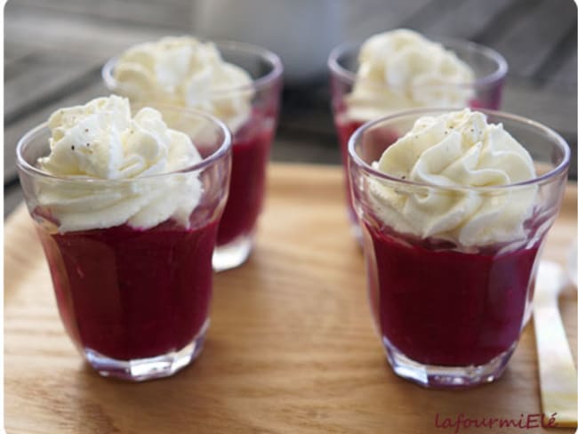 Verrines à la betterave et chantilly au chèvre frais