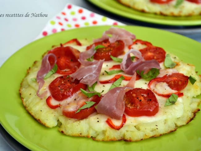 Galettes de pomme de terre comme une pizza