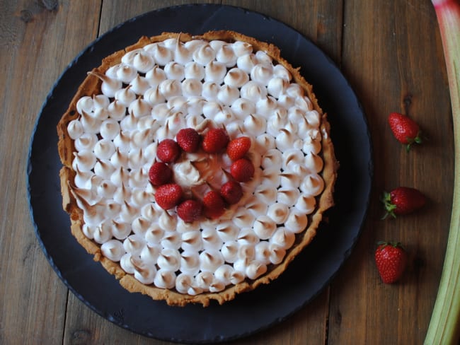 Tarte fraise rhubarbe meringuée