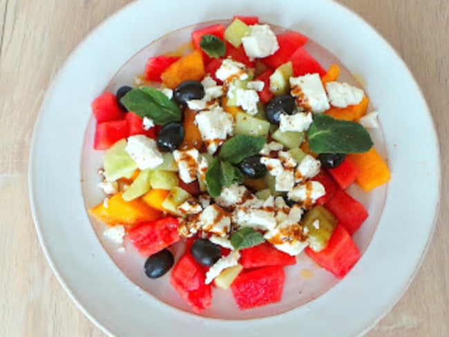 Salade composée à la pastèque, melon et feta