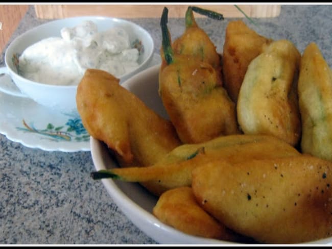 Beignets de fleurs de courgettes et sa chantilly citronnée au cerfeuil