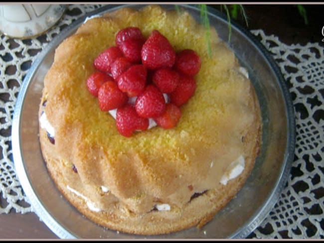 layer cake gourmand à la confiture et à la chantilly mascarpone