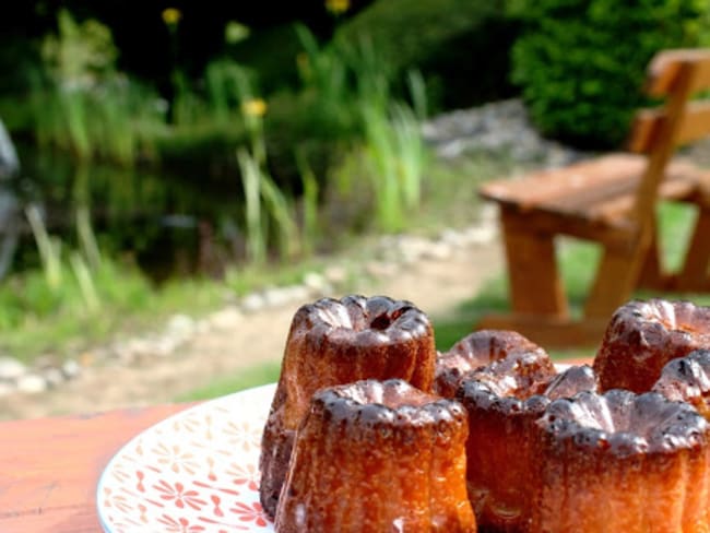 Canelés bordelais