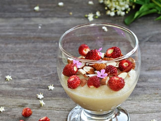 Crème de semoule au lait de riz et fleurs de sureaux (sans lactose)