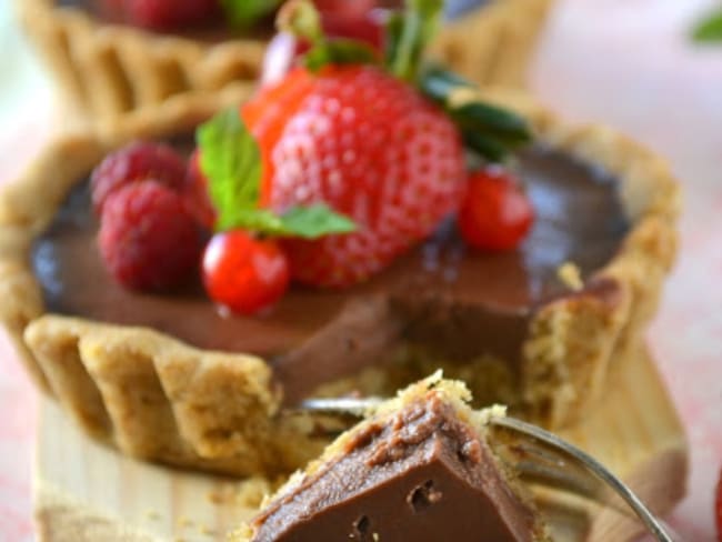 Tartelettes à la panna cotta chocolatée et fruits rouges