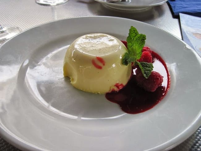 Parfait glacé aux pêches parfumé au Cognac