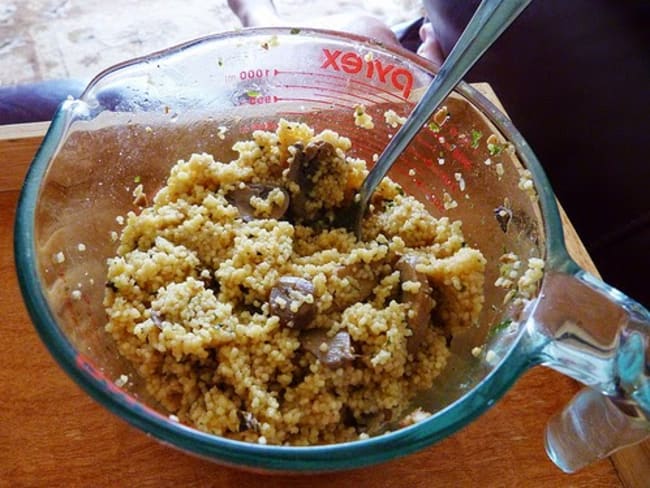 Couscous épicé aux pignons de pin grillés