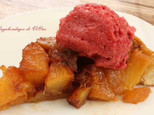 Tatin à l'ananas et sorbet cerise