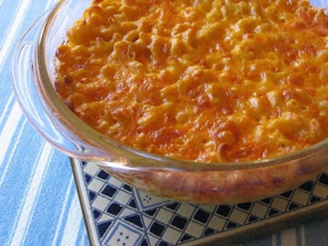 Macaronis cuisinés à la Provençale, chair à saucisse, tomate, fromage râpé