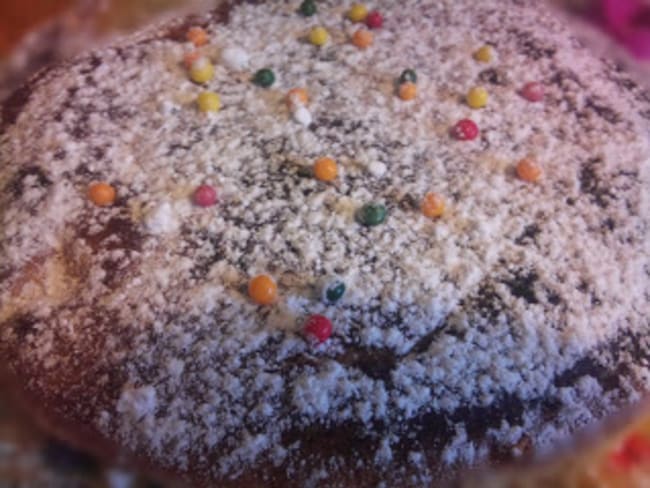 Gâteau moelleux aux poires, à la vanille et aux fleurs d'oranger